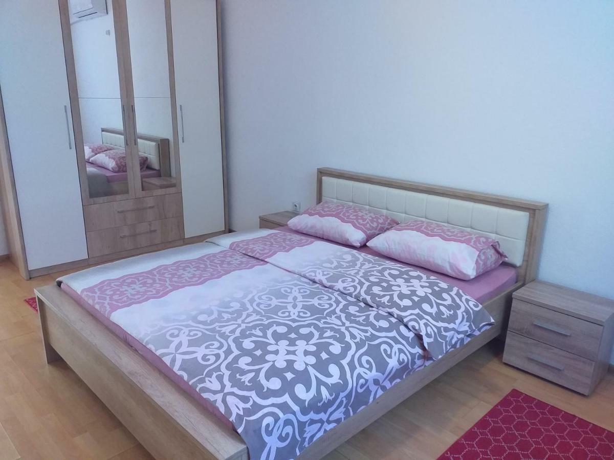 Apartment And Room Panorama โมสตาร์ ภายนอก รูปภาพ